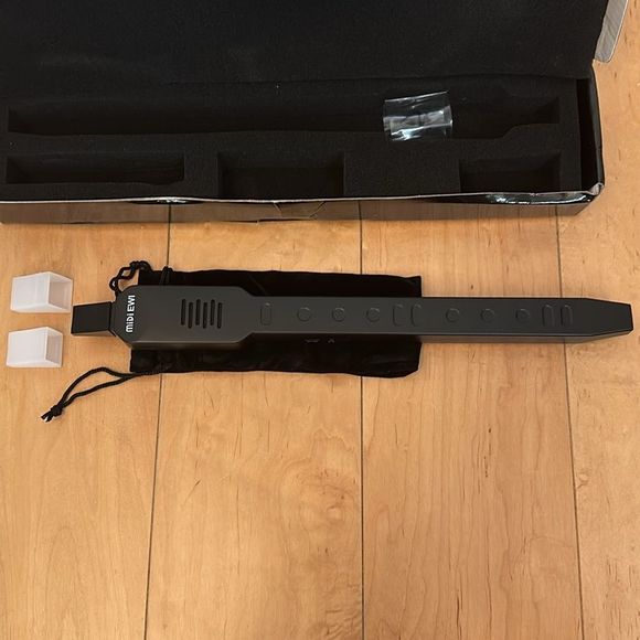 Digital Touch MIDI Saxophone - MicroUSB Rechargeable, Black - Picture 9 of 10